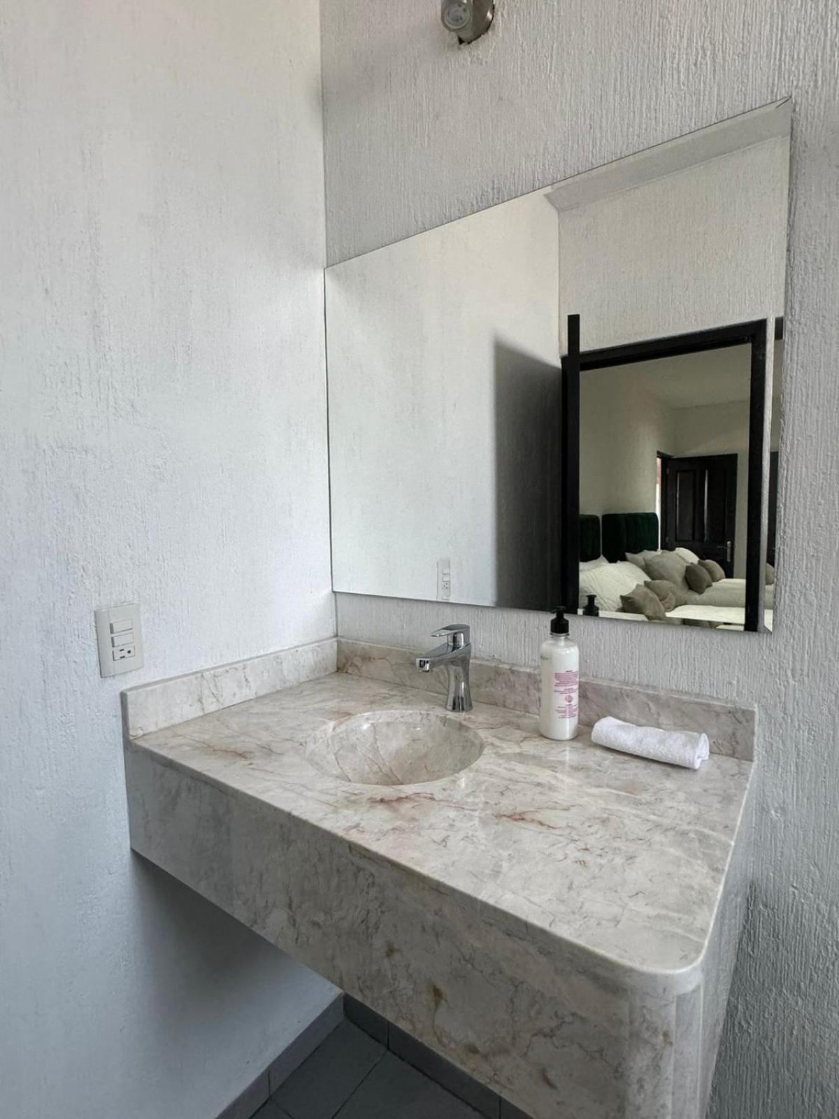 Suite Los Angeles 特科早特拉 外观 照片